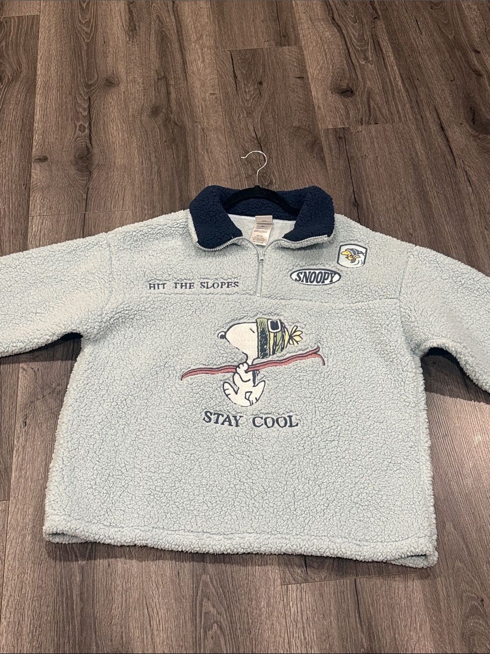 Peanuts Light Blue Sherpa Pullover with Navy Trim Ready for Knott’s Berry Farm - Picture 4 of 7